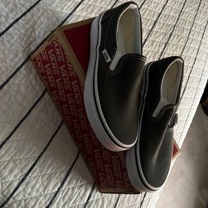 Brand New, never worn Grey Vans.  Size 6 Women’s or 4.5 Men’s.